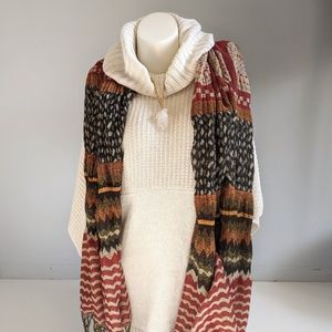 BCBG sweater size L, necklace and scarf included